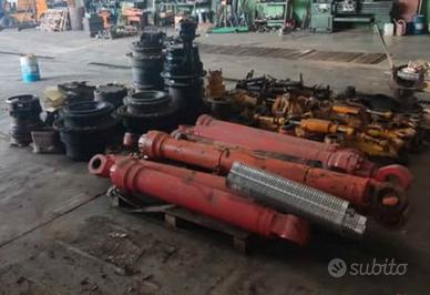 Stock ricambi movimento terra