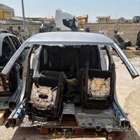 Ricambi Peugeot 308 2025 Scocca per tagliate Tetto