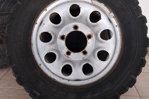 Suzuki Samurai cerchi e gomme