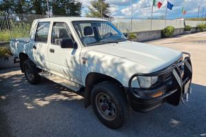Toyota Hilux 2.4 D 4WD Extracab DC Pick-up