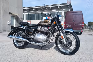 Royal Enfield Classic 650 sped in tutta ITA