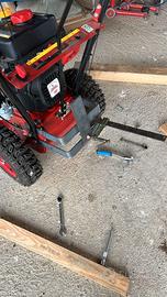 Spazzaneve come trattorino gancio traino