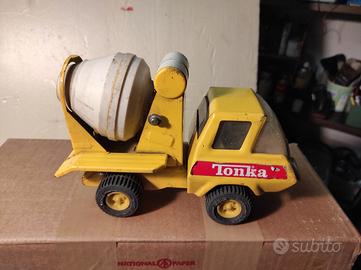 Betoniera giocattolo della Tonka