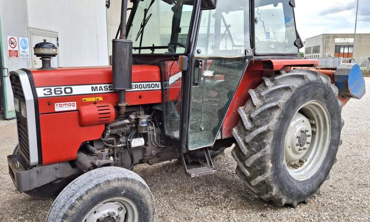 Trattore gommato Massey Ferguson MF 360