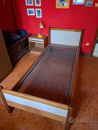 letto singolo con comodino