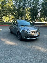 Ypsilon Gold 2023 Neopatentati 62000km