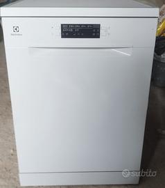 Lavastoviglie Electrolux Libera il istallazione 