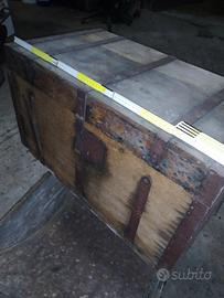 vecchia cassa in legno