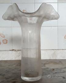Grande vaso in vetro artistico trasparente a coste