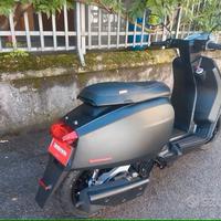 NUOVA Lambretta V 200 Special NERA OPACA