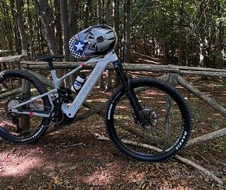 e-mtb Mondraker Crafty carbon R 2025