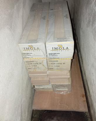 Piastrelle In Ceramica  Mq 12