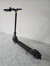 XIAOMI ELECTRIC SCOOTER 4 PRO  MONOPATTINO