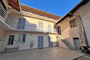 CASA SEMINDIPENDENTE A NOLE