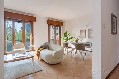 Appartamento di 130 m² con 4 locali e box auto a M