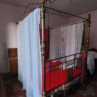 Letto a baldacchino '800 ottone lavorato