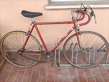 Bici da corsa Bianchi d'epoca.