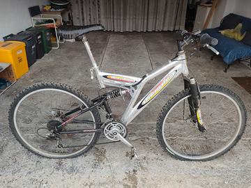 Mountain bike 2 modelli 