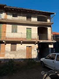 Casa di corte di 3 piani con box