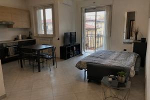 Ampio monolocale con balcone e cantina
