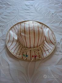 Cappello in paglia tesa larga 