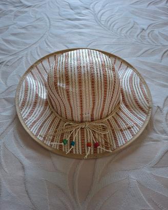 Cappello in paglia tesa larga 