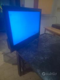 tv 32 pollici  tutto funzionante 