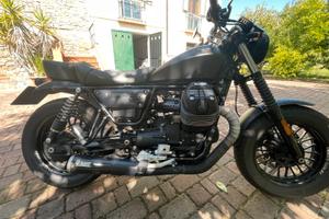 Moto Guzzi V9 bobber