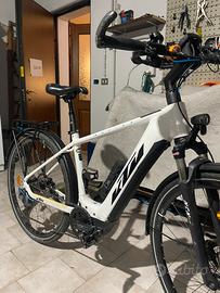KTM Macina Sport P610 E-Bike Trekking Bosch 625Wh