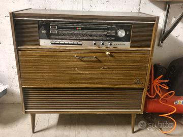 mobile stereo Grundig 