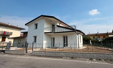 QUADRILOCALE RISTRUTTURATO - PT con GIARDINO