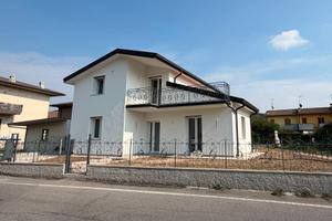 QUADRILOCALE RISTRUTTURATO - PT con GIARDINO