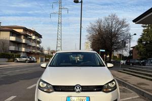 W polo