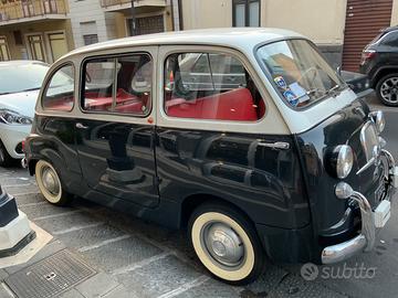 Auto Fiat 600 multipla anni 60