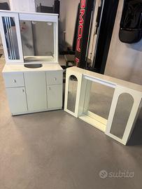 Mobiletto bagno e due specchiere