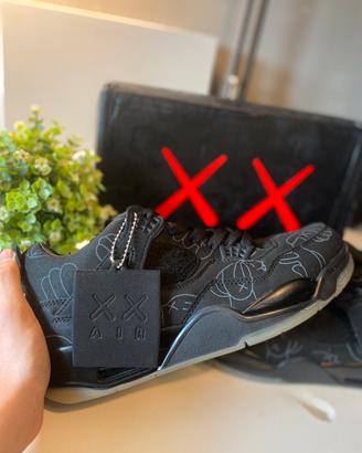 Air Jordan 4 Retro x KAWS Black – Taglia 43
