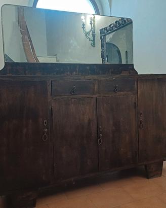 credenza antica con specchio lavorato