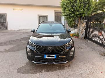 Peugeot 2008 1.2 Benzina appena tagliandata