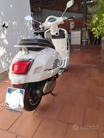 Piaggio Vespa 300 GTS - 2023