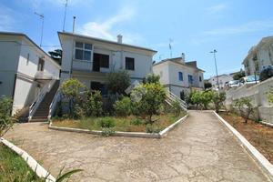 3 LOCALI A OSTUNI
