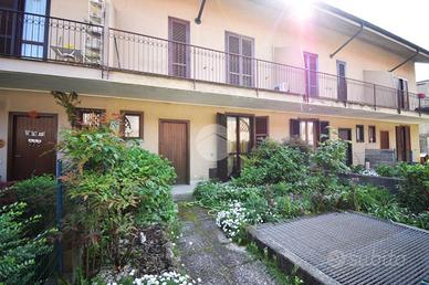 VILLA A SCHIERA A AGRATE BRIANZA