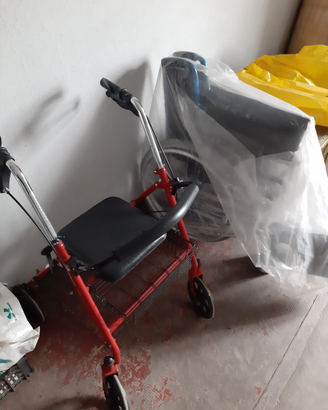 Deambulatore e carrozzina