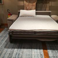 divano letto matrimoniale.