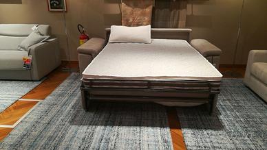 divano letto matrimoniale.