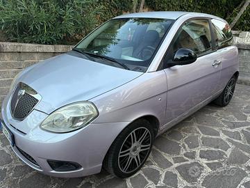lancia Ypsilon 1.2 benzina.