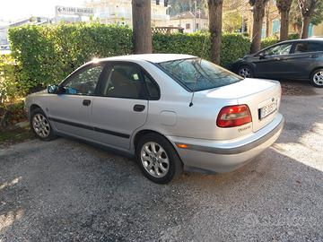  VOLVO S 40 