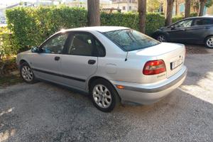  VOLVO S 40 