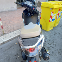 Beverly 300 ie