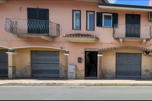 Locale commerciale posizione strategica