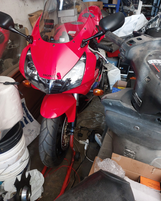 Honda cbr 956